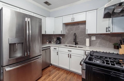 Old Town Apartment | Fully Furnished Rental in Old Town - 2 beds - Unit 2R