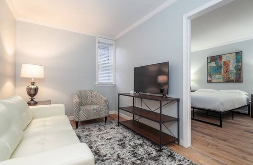 Old Town Apartment | Fully Furnished Rental in Old Town - 2 beds - Unit 2R