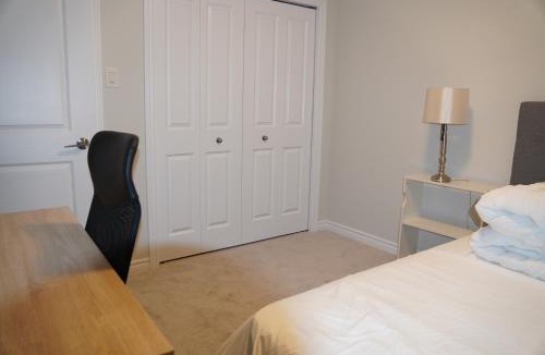 Ottawa Division House | Fully Furnished Room in Serene Environment