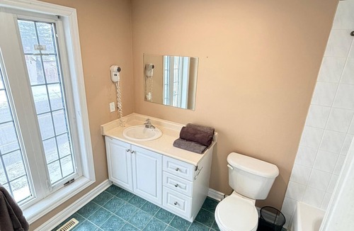 Whitby House | FULLY FURNISHED ROOMS FOR RENT | SHORT & LONG TERM | MIN 1-WEEK STAY