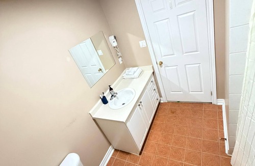 Whitby House | FULLY FURNISHED ROOMS FOR RENT | SHORT & LONG TERM | MIN 1-WEEK STAY