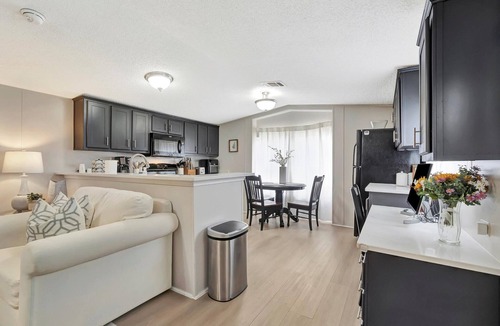 Pasadena House | Fully private freestanding home with yard and private parking