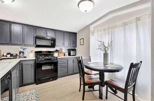 Pasadena House | Fully private freestanding home with yard and private parking