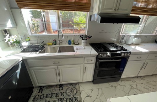Antelope House | Fully Remodeled 3 Bd – Quiet & Big gated driveway