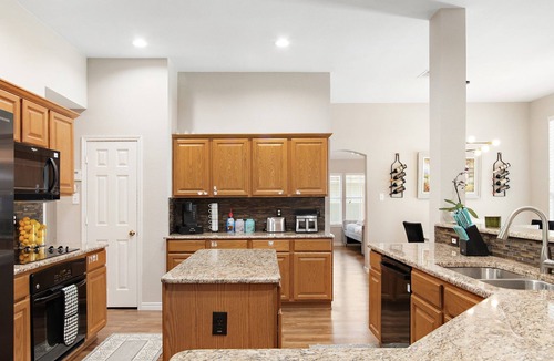 South Arlington House | Fully Remodeled 3 bedroom 2 Bath Home