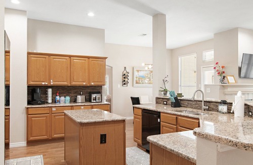 South Arlington House | Fully Remodeled 3 bedroom 2 Bath Home