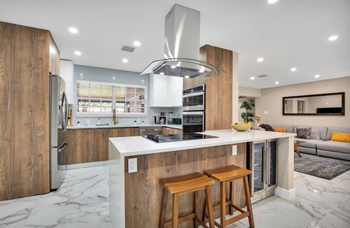 Plantation Villa | Fully Remodeled 4 bed 4 bath Retreat, Heated Pool