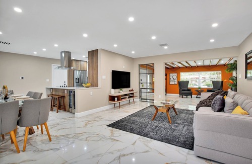 Plantation Villa | Fully Remodeled 4 bed 4 bath Retreat, Heated Pool