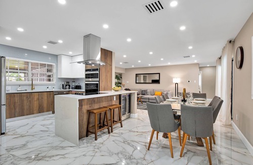 Plantation Villa | Fully Remodeled 4 bed 4 bath Retreat, Heated Pool