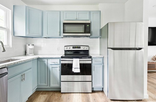 Irving House | Fully remodeled Cozy house, 10 min. from airport
