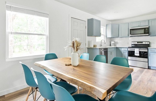 Irving House | Fully remodeled Cozy house, 10 min. from airport
