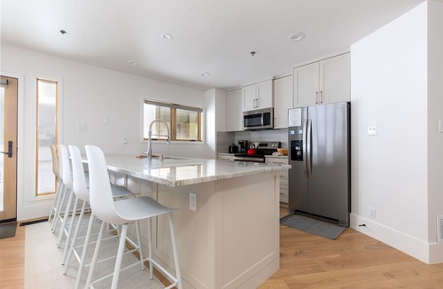 Deer Valley House | Fully Remodeled Fall 2023! Free Shuttle to the lifts! Fantastic resort views!