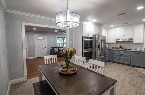 Arlington Heights House | Fully Remodeled Home near Dickie's Arena, Will Rogers and Downtown | Great for Families & Friends