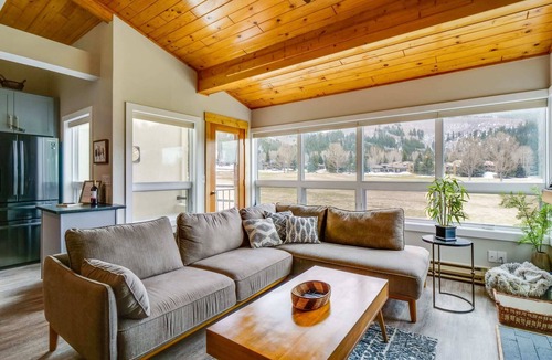 Eagle-Vail House | Fully remodeled modern 4-bedroom townhome - Vail and Beaver Creek.