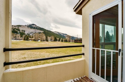Eagle-Vail House | Fully remodeled modern 4-bedroom townhome - Vail and Beaver Creek.