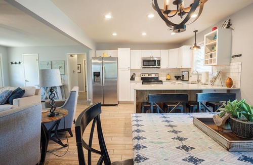 Sulphur House | Fully remodeled near lake Arbuckle and all that Murray county has to offer!