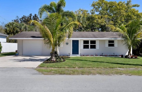 Bonita Springs House | Fully remodeled 3/2.5+ outdr.shower, set on a tropical creek in downtown Bonita!