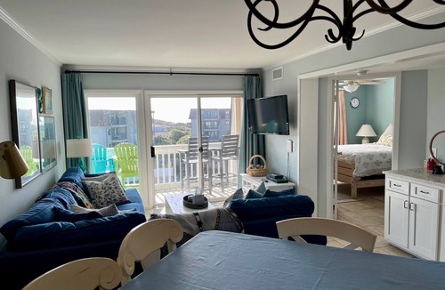 Morehead City Condo | Fully-Renovated 2 BR, 2 Bath 'A Place at the Beach III' Resort Condo, Unit K366