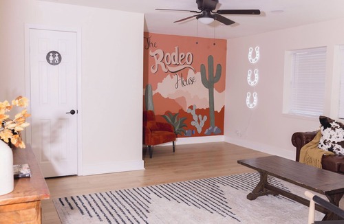 Mesquite House | Fully Renovated - 3 Bedroom House, Large backyard for pets!