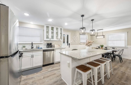 Wasco House | Fully Renovated 4 BR/2BA House. Great location! Close to restaurants and parks.