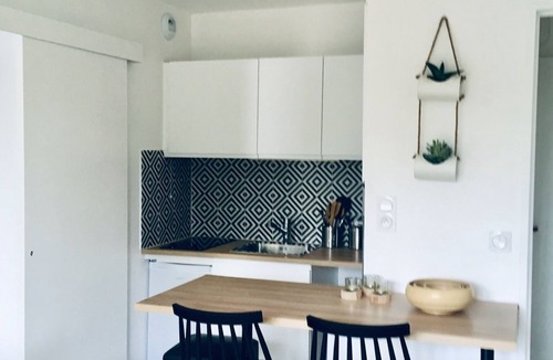 Cabourg Apartment | Fully renovated apartment with direct sea access (100m) 2nd floor elevator