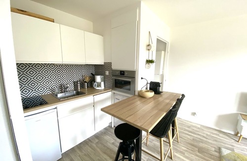 Cabourg Apartment | Fully renovated apartment with direct sea access (100m) 2nd floor elevator