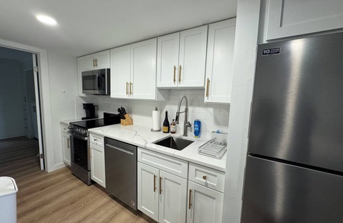 Avalon Condo | FULLY RENOVATED BEACH BLOCK condominium