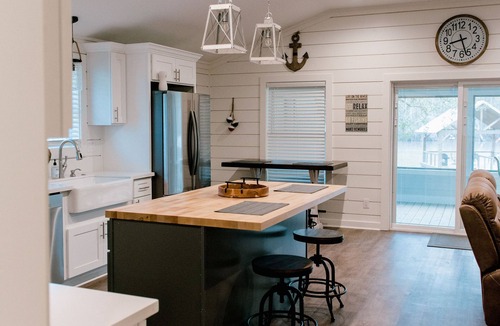 Mermentau Cabin | Fully renovated cabin on the Mermentau River with gorgeous scenic views
