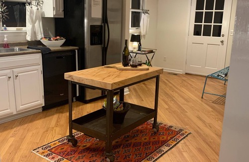Saint Andrews House | Fully renovated campus home.