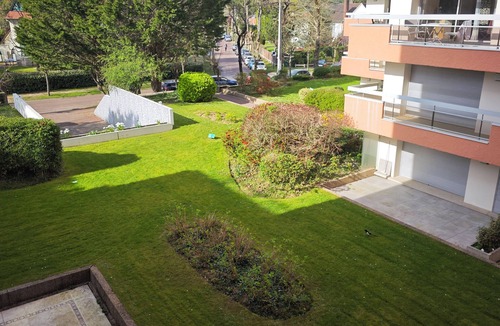 Le Touquet-Paris-Plage Apartment | Fully renovated contemporary apartment 100m from town center and 500m from beach