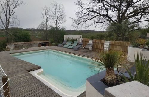 Bourlens House | Fully renovated farmhouse in a quiet location