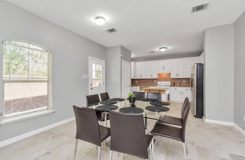 Houston House | Fully Renovated home/Crashpad