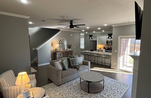Lowell House | Fully renovated house with upscale finishes; 5 mins from Walmart AMP!