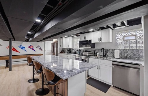 Detroit Apartment | Fully Renovated Sleeps 10 | Game Room | 2 Kitchens