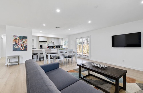 North Central Carrollton House | Fully Renovated, Spacious House!