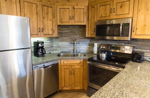 Park City Condo | Fully Renovated Suite with Full Kitchen by RedAwning - Save 20% on 7+ Nights!