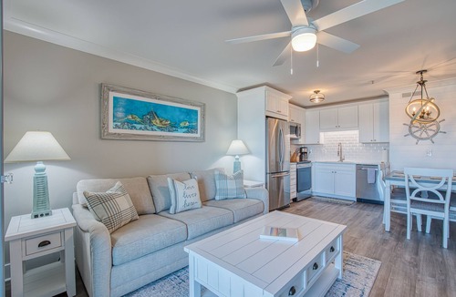 Garden City Condo | Fully Renovated 2 Bedroom 2 Bathroom DIRECT Oceanfront Condo