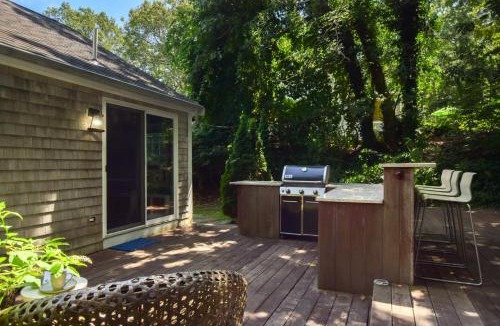 East Dennis House | Fully Renovated Walk to Scargo Lake