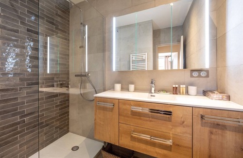 Cote d'Azur- French Riviera Apartment | Fully restored garden apartment