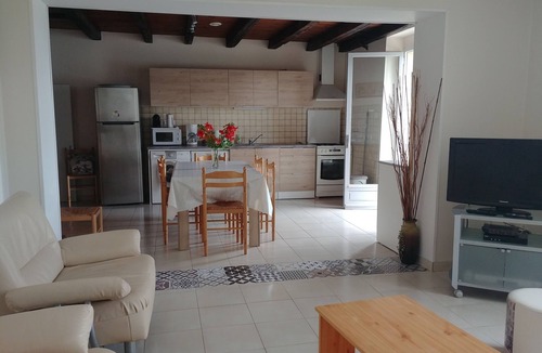 Lauzun House | Fully restored stone farmhouse with private pool