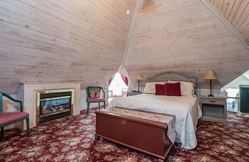 Fennville Bed & Breakfast | Fully restored victorian mansion in downtown Fennville