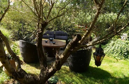 Pau Nord Apartment | Fully self-contained apartment with large garden