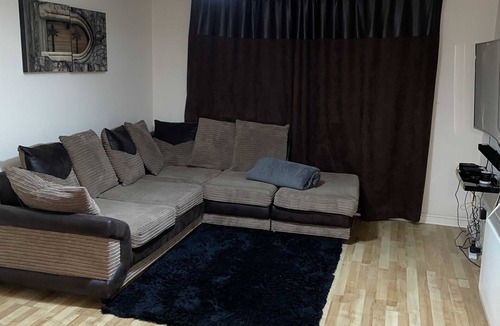 Thamesmead East Apartment | Fully service one bedroom Apartment