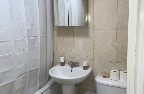 Thamesmead East Apartment | Fully service one bedroom Apartment