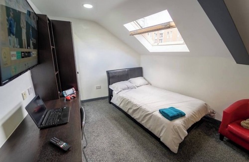 Selly Oak Apartment | Fully Serviced studio available close to the city