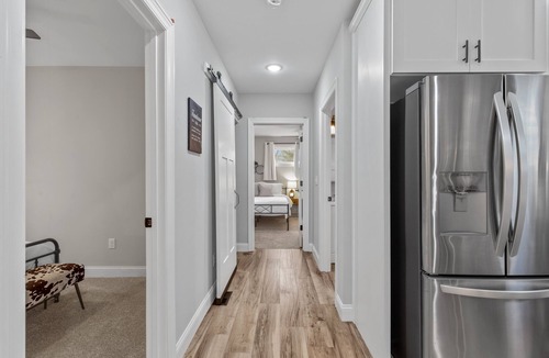 St. Louis House | Fully Stocked 4BR Bungalow | Near Tower Grove Park & The Grove | Free Parking