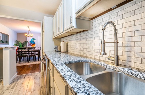 Huntsville House | Fully Stocked and Spacious*2 Master Bdrms*LOCATION, COMFORT, LUXURY