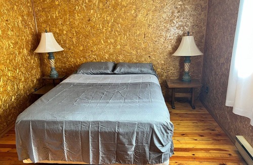 Chapleau Cabin | Fully stocked, family-sized cabin - within !