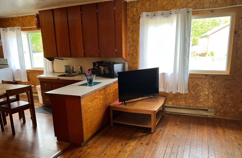 Chapleau Cabin | Fully stocked, family-sized cabin - within !