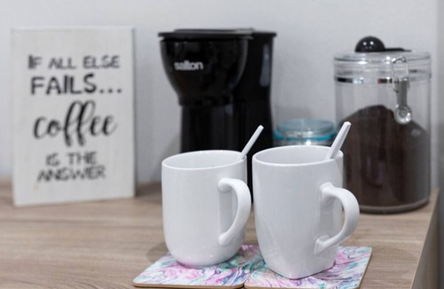 Midtown Apartment | Fully stocked, Modern & Cosy Studio with Patio. Best Location! Walk Everywhere!